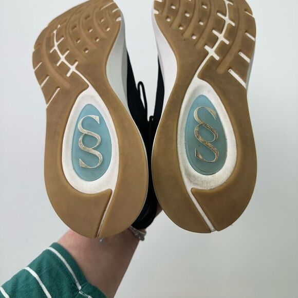 Saysh One Women’s An Everyday, Multipurpose Shoe in Black - Picture 13 of 16